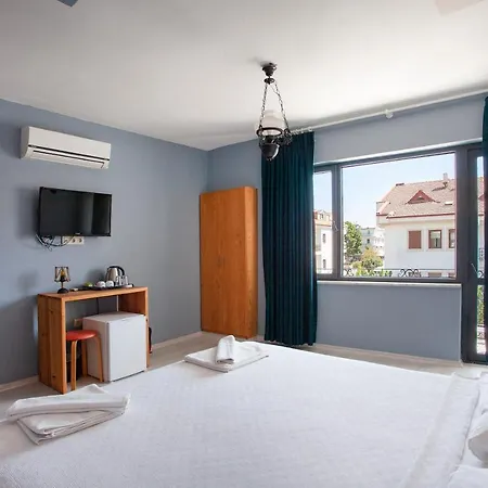 Zephyros Hotel 3*